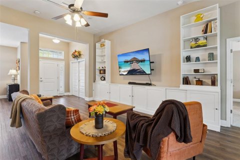 Villa ou maison à vendre à Weeki Wachee, Floride: 4 chambres, 216.09 m2 № 2273200 - photo 7