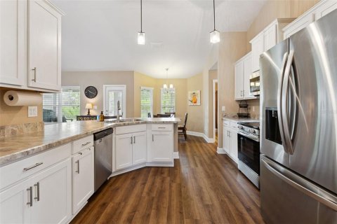 Villa ou maison à vendre à Weeki Wachee, Floride: 4 chambres, 216.09 m2 № 2273200 - photo 15