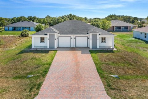 House in Lehigh Acres, Florida 3 bedrooms № 1836573 - photo 1