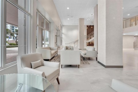 Condo in Hollywood, Florida, 1 bedroom  № 1872684 - photo 2