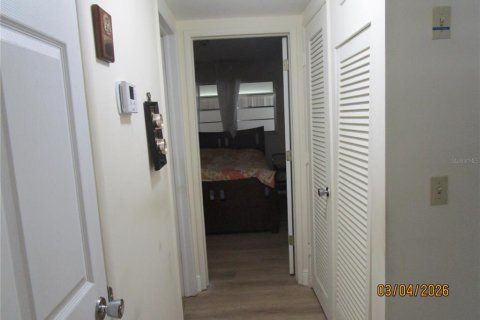Condo in Saint Petersburg, Florida, 2 bedrooms  № 2143169 - photo 16