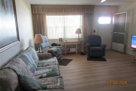 Condo in Saint Petersburg, Florida, 2 bedrooms  № 2143169 - photo 24