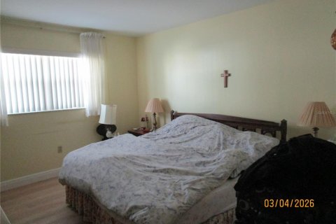 Condo in Saint Petersburg, Florida, 2 bedrooms  № 2143169 - photo 14