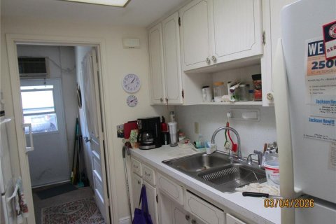 Condo in Saint Petersburg, Florida, 2 bedrooms  № 2143169 - photo 7