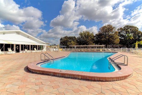 Condo in Saint Petersburg, Florida, 2 bedrooms  № 2143169 - photo 25