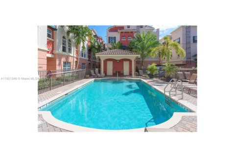 Townhouse in Fort Lauderdale, Florida 3 bedrooms, 165.37 sq.m. № 1975277 - photo 21