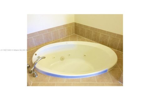 Townhouse in Fort Lauderdale, Florida 3 bedrooms, 165.37 sq.m. № 1975277 - photo 20