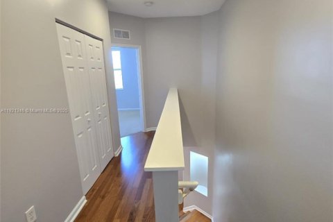 Townhouse in Fort Lauderdale, Florida 3 bedrooms, 165.37 sq.m. № 1975277 - photo 18