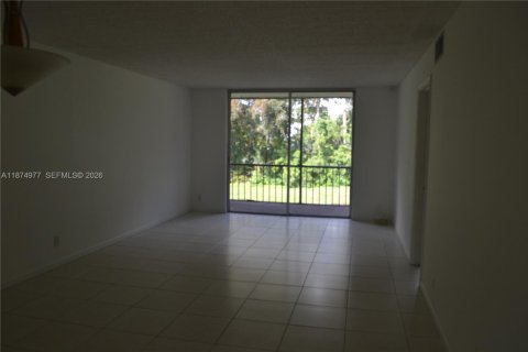 Condominio en venta en Pembroke Pines, Florida, 2 dormitorios, 108.7 m2 № 2088646 - foto 3