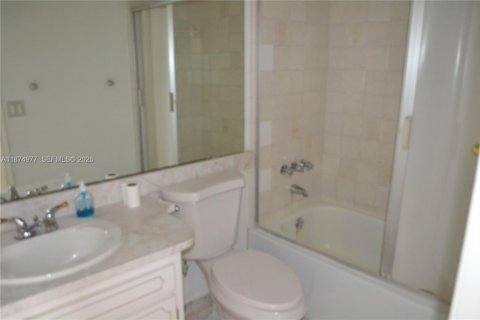 Condominio en venta en Pembroke Pines, Florida, 2 dormitorios, 108.7 m2 № 2088646 - foto 9
