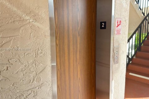 Condominio en venta en Pembroke Pines, Florida, 2 dormitorios, 108.7 m2 № 2088646 - foto 13
