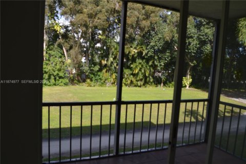 Condominio en venta en Pembroke Pines, Florida, 2 dormitorios, 108.7 m2 № 2088646 - foto 4