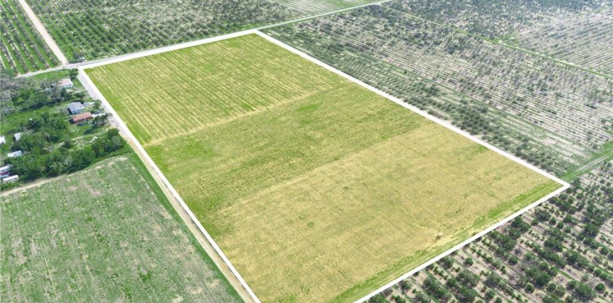 Terreno en Frostproof, Florida № 1760024