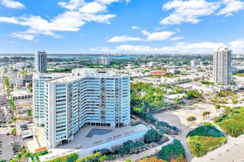 Copropriété à vendre à Miami Beach, Floride: 2 chambres, 135.17 m2 № 2001324 - photo 8