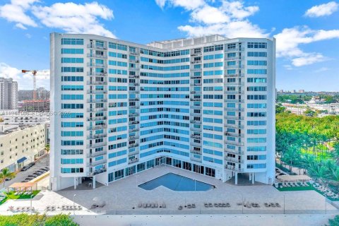 Copropriété à vendre à Miami Beach, Floride: 2 chambres, 135.17 m2 № 2001324 - photo 9