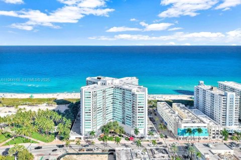 Copropriété à vendre à Miami Beach, Floride: 2 chambres, 135.17 m2 № 2001324 - photo 3