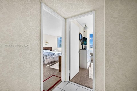 Copropriété à vendre à Miami Beach, Floride: 2 chambres, 135.17 m2 № 2001324 - photo 28