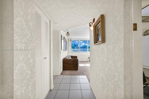 Copropriété à vendre à Miami Beach, Floride: 2 chambres, 135.17 m2 № 2001324 - photo 27