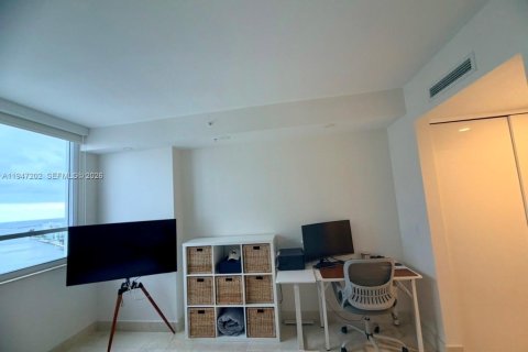 Снять в аренду кондоминиум в Майами, Флорида 2 спальни, 118.91м2, № 2003490 - фото 3