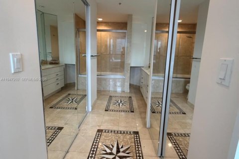 Снять в аренду кондоминиум в Майами, Флорида 2 спальни, 118.91м2, № 2003490 - фото 25