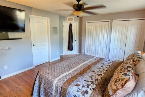 Casa en venta en Lehigh Acres, Florida, 3 dormitorios, 166.3 m2 № 1930386 - foto 11