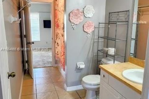 Casa en venta en Lehigh Acres, Florida, 3 dormitorios, 166.3 m2 № 1930386 - foto 17