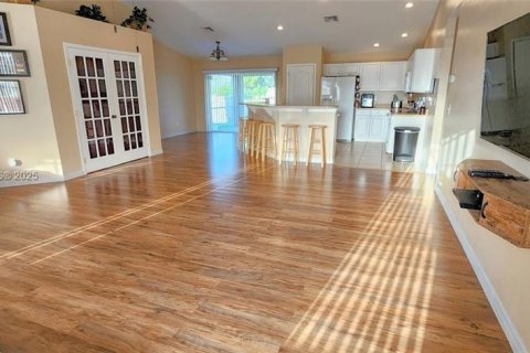 Casa en venta en Lehigh Acres, Florida, 3 dormitorios, 166.3 m2 № 1930386 - foto 3