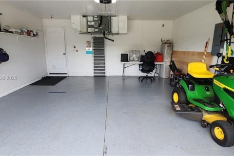 Casa en venta en Lehigh Acres, Florida, 3 dormitorios, 166.3 m2 № 1930386 - foto 21