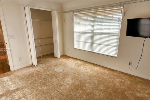 Casa en venta en Lehigh Acres, Florida, 3 dormitorios, 166.3 m2 № 1930386 - foto 19