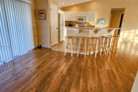 Casa en venta en Lehigh Acres, Florida, 3 dormitorios, 166.3 m2 № 1930386 - foto 5