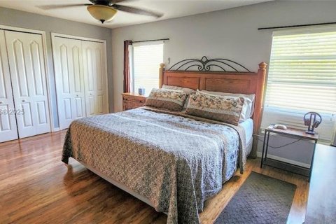 Casa en venta en Lehigh Acres, Florida, 3 dormitorios, 166.3 m2 № 1930386 - foto 10