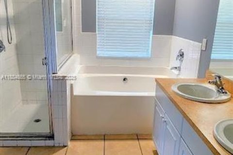 Casa en venta en Lehigh Acres, Florida, 3 dormitorios, 166.3 m2 № 1930386 - foto 12