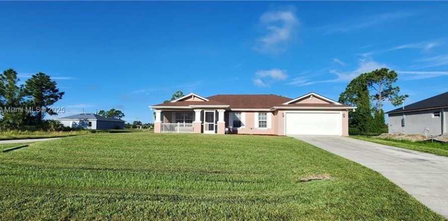 Casa en Lehigh Acres, Florida 3 dormitorios, 166.3 m2 № 1930386