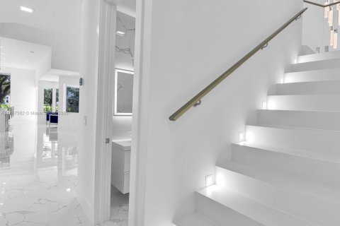 House in Boca Raton, Florida 6 bedrooms, 390.28 sq.m. № 2023056 - photo 28