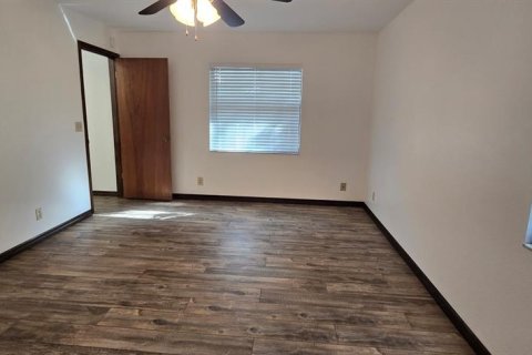 Villa ou maison à louer à Ocala, Floride: 3 chambres, 138.42 m2 № 2418922 - photo 18
