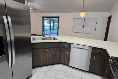 Villa ou maison à louer à Ocala, Floride: 3 chambres, 138.42 m2 № 2418922 - photo 8