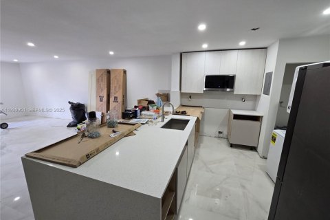 Apartamento en alquiler en Hialeah, Florida, 3 dormitorios, 120.4 m2 № 1990081 - foto 7