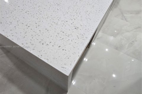 Apartamento en alquiler en Hialeah, Florida, 3 dormitorios, 120.4 m2 № 1990081 - foto 9