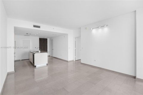 Купить кондоминиум в Майами, Флорида 1 спальня, 75.25м2, № 1992824 - фото 14