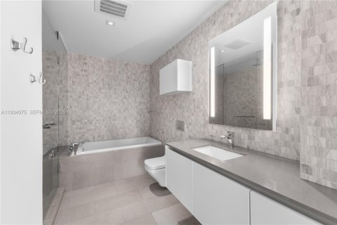 Купить кондоминиум в Майами, Флорида 1 спальня, 75.25м2, № 1992824 - фото 21