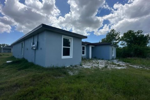 Immobilier commercial à vendre à Port Charlotte, Floride: 6 chambres, 215.9 m2 № 2148037 - photo 2