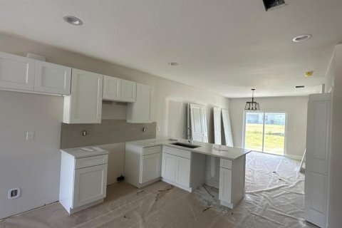 Immobilier commercial à vendre à Port Charlotte, Floride: 6 chambres, 215.9 m2 № 2148037 - photo 21