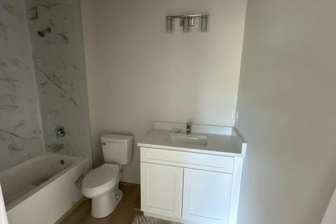 Immobilier commercial à vendre à Port Charlotte, Floride: 6 chambres, 215.9 m2 № 2148037 - photo 19