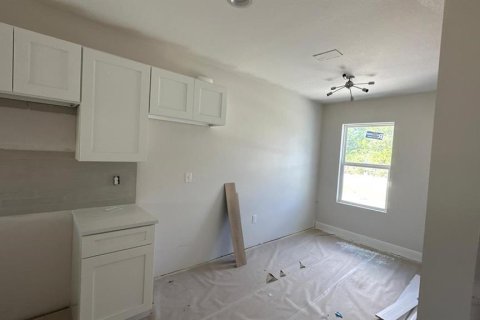 Immobilier commercial à vendre à Port Charlotte, Floride: 6 chambres, 215.9 m2 № 2148037 - photo 13