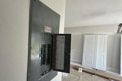 Immobilier commercial à vendre à Port Charlotte, Floride: 6 chambres, 215.9 m2 № 2148037 - photo 17