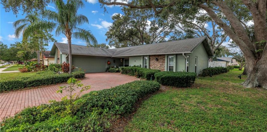 House in Largo, Florida 4 bedrooms, 185.9 sq.m. № 1751198