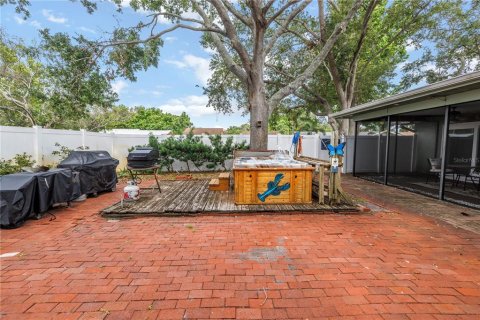 House in Largo, Florida 4 bedrooms, 185.9 sq.m. № 1751198 - photo 25