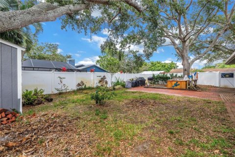 House in Largo, Florida 4 bedrooms, 185.9 sq.m. № 1751198 - photo 24