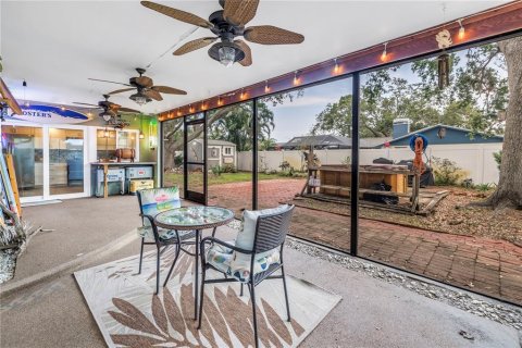 House in Largo, Florida 4 bedrooms, 185.9 sq.m. № 1751198 - photo 5