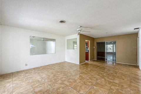 House in Lauderdale Lakes, Florida 2 bedrooms, 126.81 sq.m. № 1851682 - photo 6